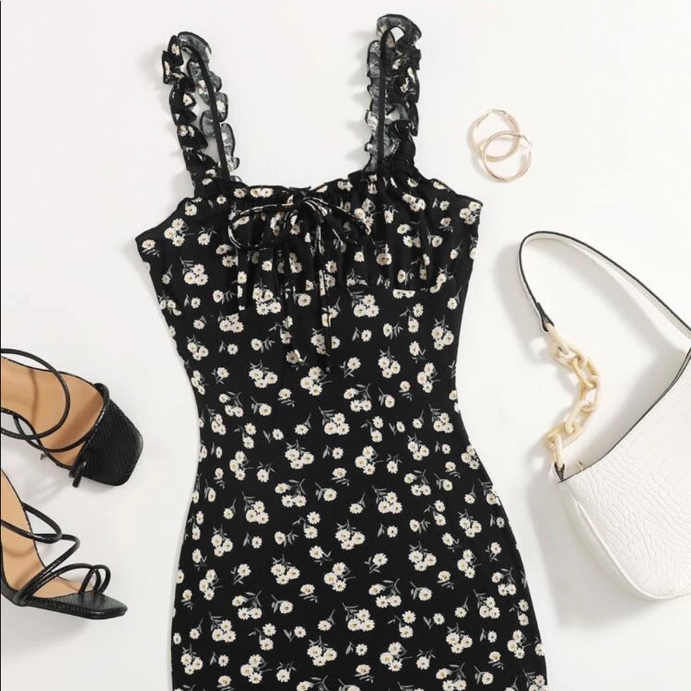 SHEIN ; Size L ; Color: Black with white Daisy